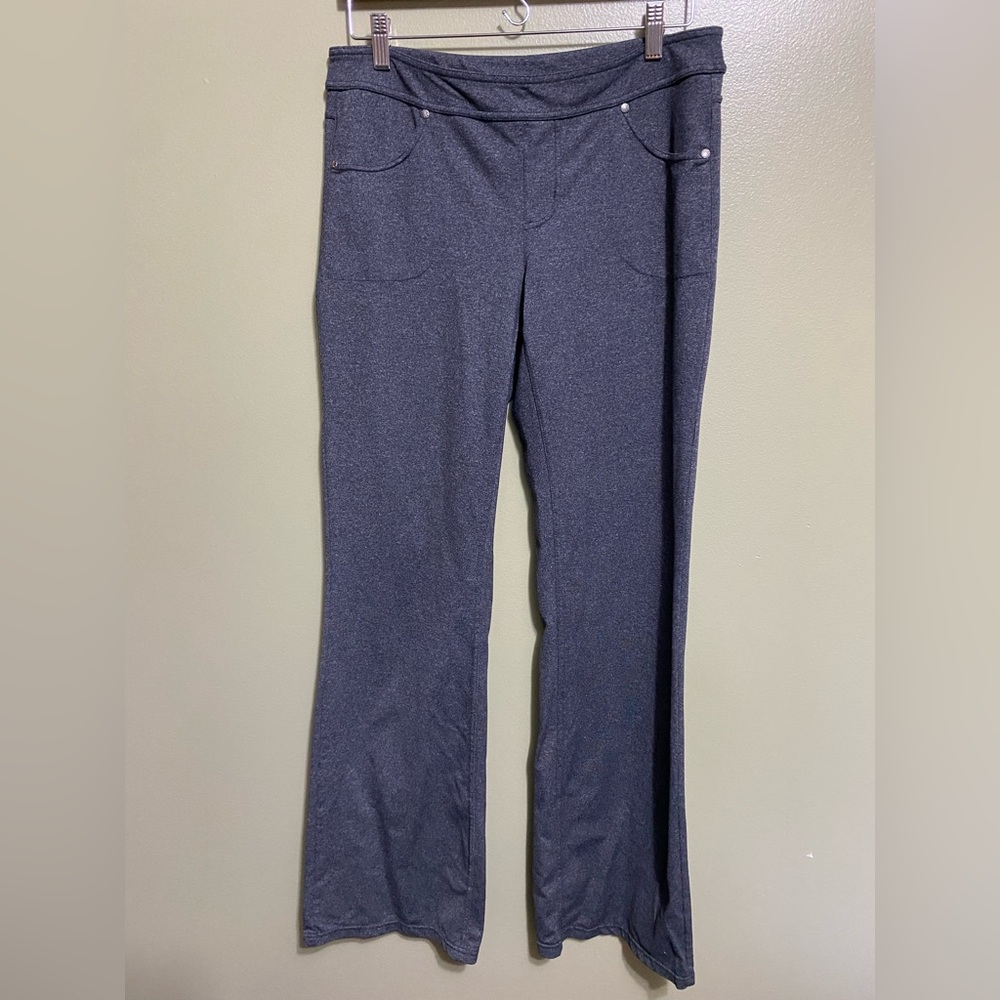 Athleta Flare Leg Leggings, Size MT